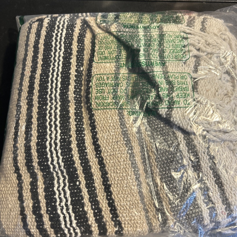 Hydration Nation 70"x50" Large Handwoven Mexican Blanket NEW Beige/black/white